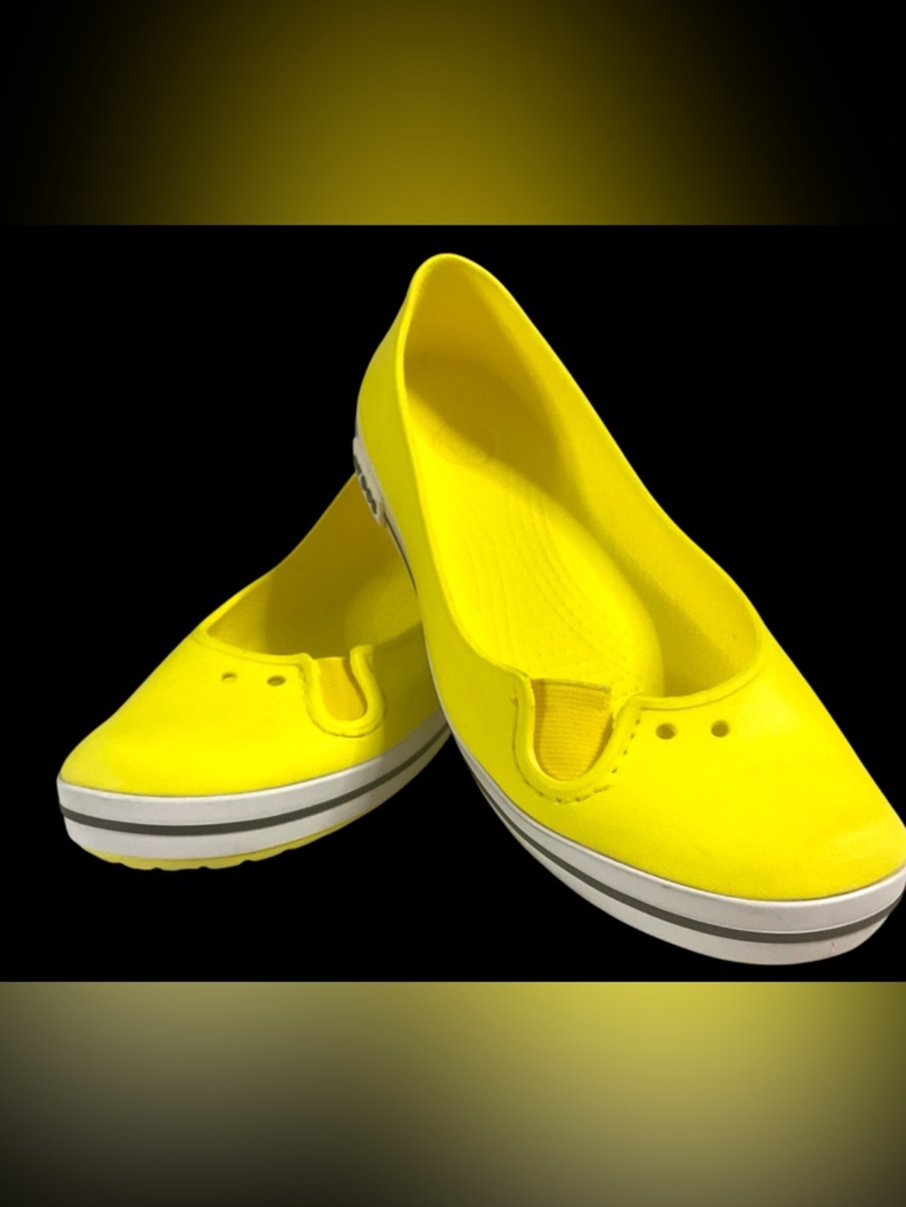 CROCS Women’s Crocband Ballet Flat in Bright Yellow Women’s Size 7